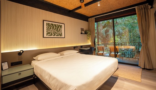 Suite, Balcony