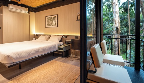 Chalet, Balcony