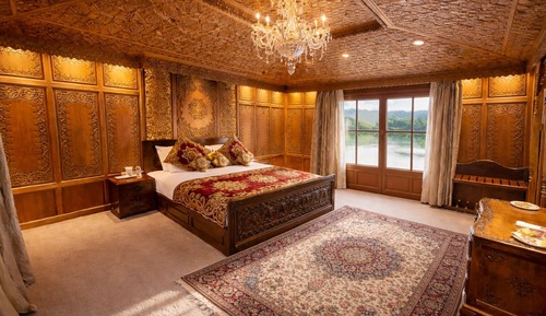 Emperor Lake View Suite