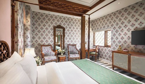 Mumtaz Mahal - Golden Haveli