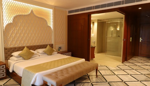 Luxury Room, 1 King Bed (with Sitout)