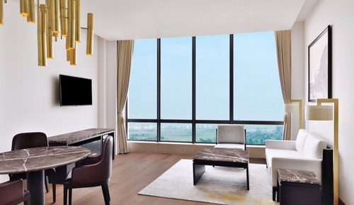 Executive Suite, 1 King Bed, Lake View