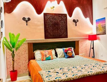 Deluxe Room (2 Adults + 1 Child)