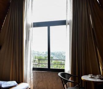 Suite with Mountain View