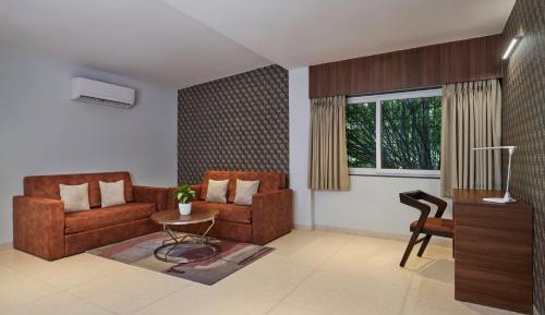 Hazel King Suite with Balcony and No View