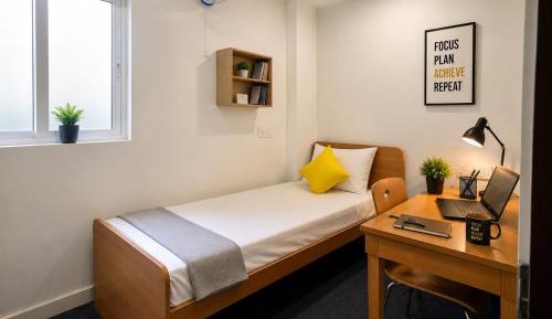 Single Room with Shared Bathroom
