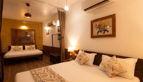 Room #33386409