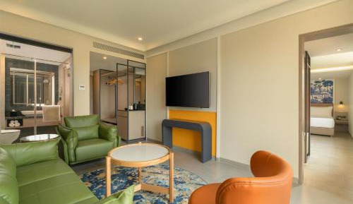 One-Bedroom King Suite