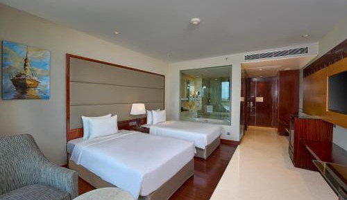 Standard Twin Room with City View