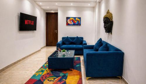 Three-Bedroom Apartment with Balcony