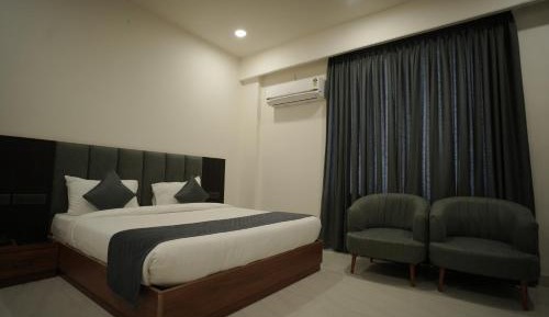 Deluxe Queen Room