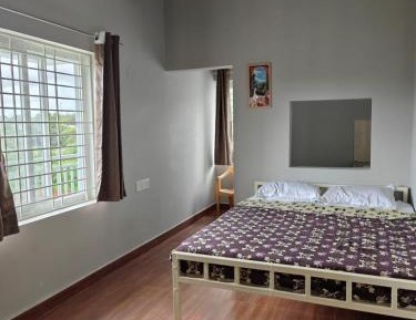 Family Room with Garden View