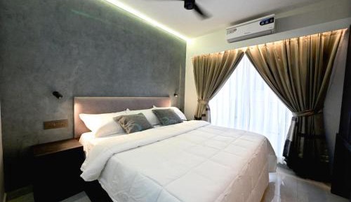 Deluxe Double or Twin Room with Balcony