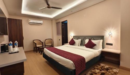 Deluxe Queen Room