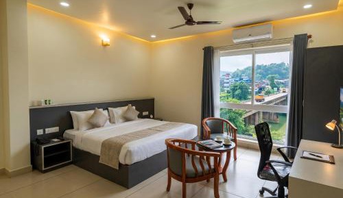 Deluxe Queen Room