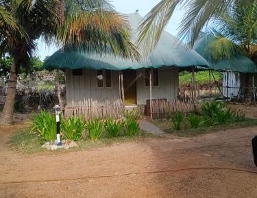 Deluxe Double Room (2 Adults + 1 Child)