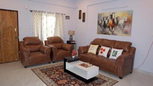 Three-Bedroom Deluxe Apartment