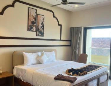 Deluxe Double Room with Balcony and Sea View