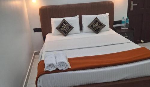 Deluxe Queen Room