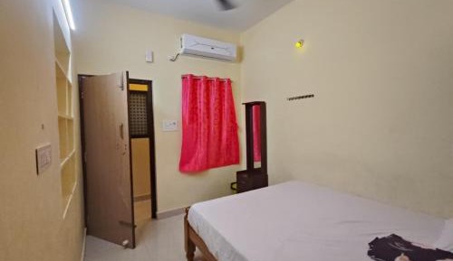 Deluxe Double Room (2 Adults + 1 Child)