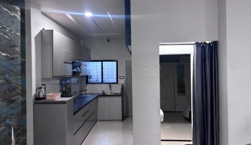 Studio Apartment with Queen Bed