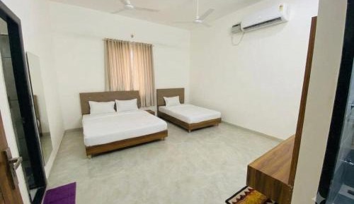 Deluxe Family Room