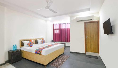 Deluxe Double Room (2 Adults + 1 Child)