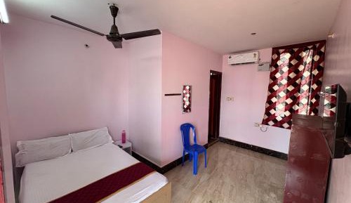 Deluxe Double Room (2 Adults + 1 Child)