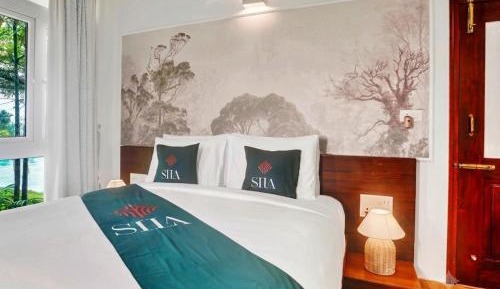 King Room with Pool View