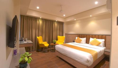 Deluxe Queen Room