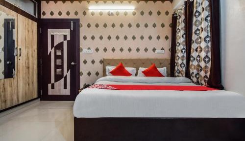 Deluxe Double Room (2 Adults + 1 Child)