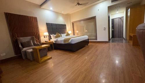 Deluxe King Room