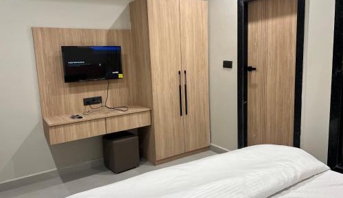 Deluxe Double Room (2 Adults + 1 Child)