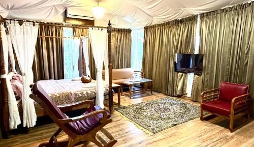 King Room with Balcony