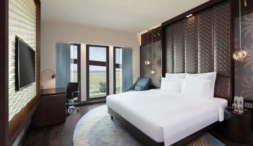 Executive King Room with 20% discount on food, beverages, spa and laundry | Complimentary one way airport transfer | Lounge access and cocktail hours