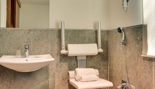 Superior Twin Room - Complimentary Airport Transfers & 30% discount on Food & Beverages
