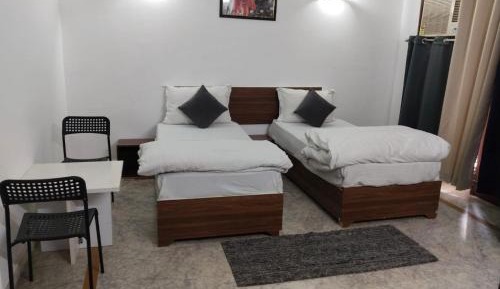 Three-Bedroom Apartment with Balcony