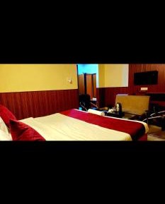 Deluxe King Suite