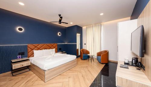 Deluxe King Suite