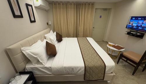 Standard King Room