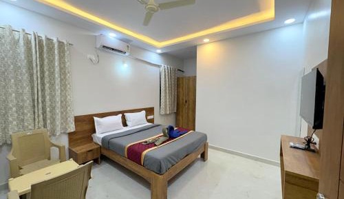 Deluxe Double Room (2 Adults + 1 Child)