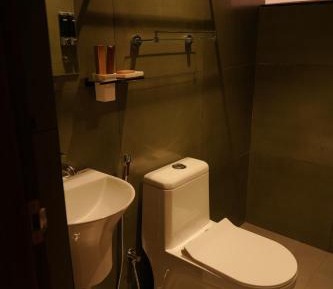 Deluxe Double Room (2 Adults + 1 Child)