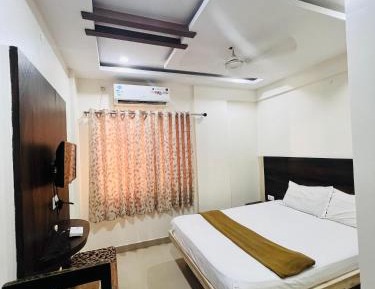 Deluxe Double Room (2 Adults + 1 Child)