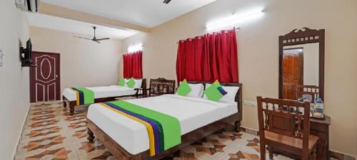 Deluxe Queen Room with Two Queen Beds