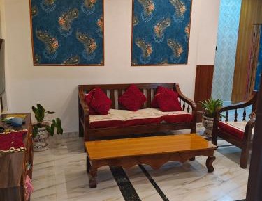 Deluxe Double Room (2 Adults + 1 Child)