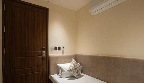 Pod Room with En-Suite Bathroom