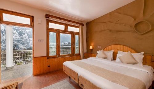 Deluxe Mountain View Room