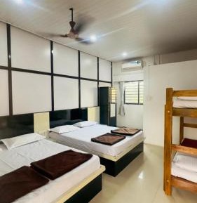 Deluxe Family Suite