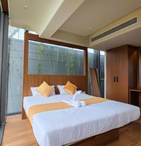Suite with City View