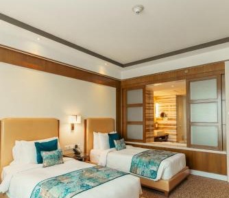 Standard Twin Room - Top Floor/Lounge Access